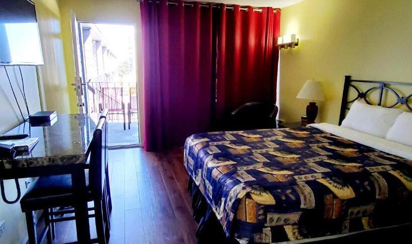 Номер Стандарт, Port O Call Inn