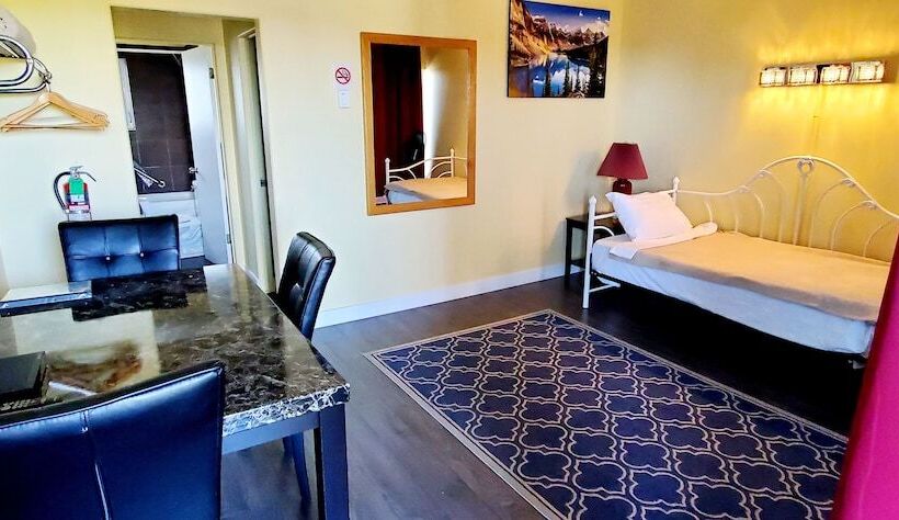 Семейный Номер, Port O Call Inn