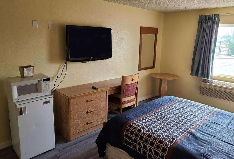 غرفة قياسية سرير كينج لذوى الإحتياجات الخاصة, Travelodge By Wyndham Stockton