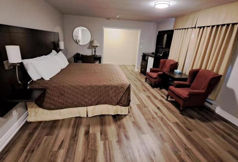 带大床的套房, Cedar Lodge Motel