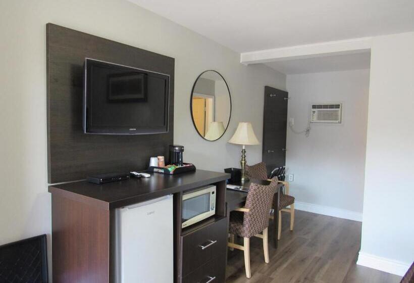 带大床的经典房间, Cedar Lodge Motel