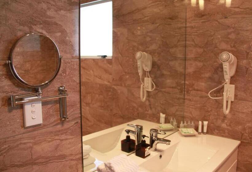 Студия Премиум, Asure Camelot Arms Motor Lodge