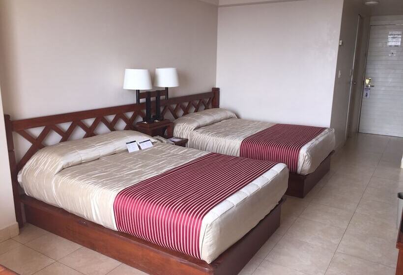 غرفه قياسيه سريرين مزدوجين, Fortin Plaza