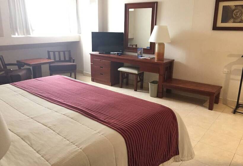 جناح جونيور, Fortin Plaza