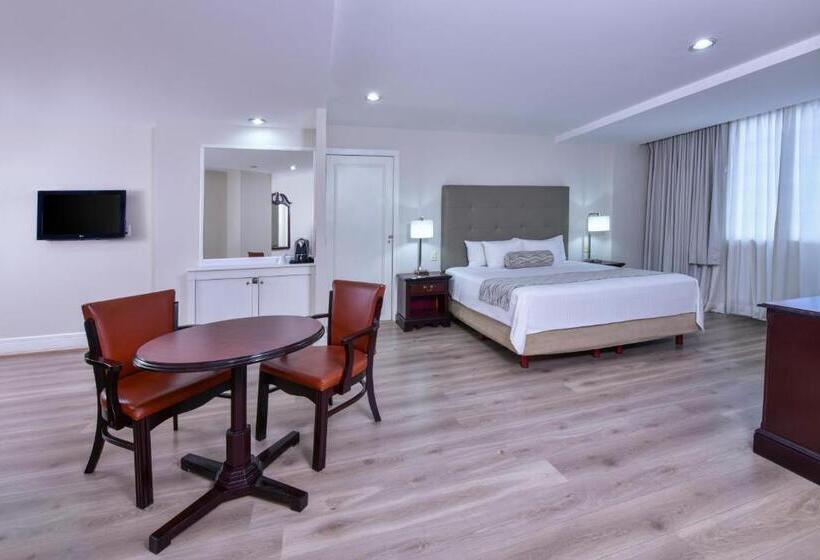 سوییت جونیور, Krystal Satelite Maria Barbara