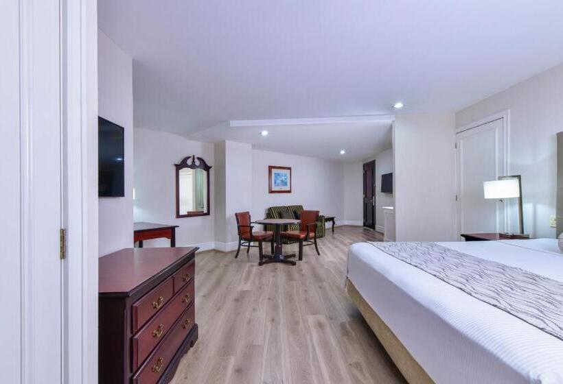 سوییت جونیور, Krystal Satelite Maria Barbara