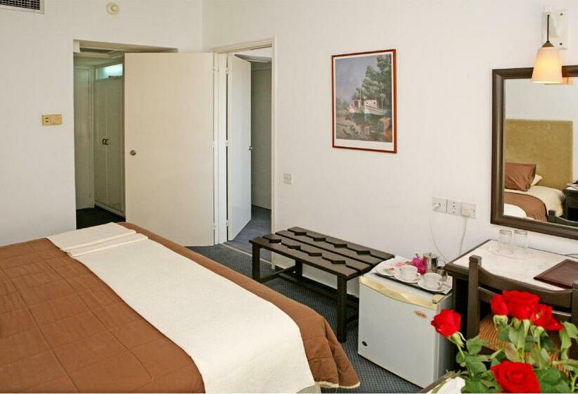 Standard Connecting Room