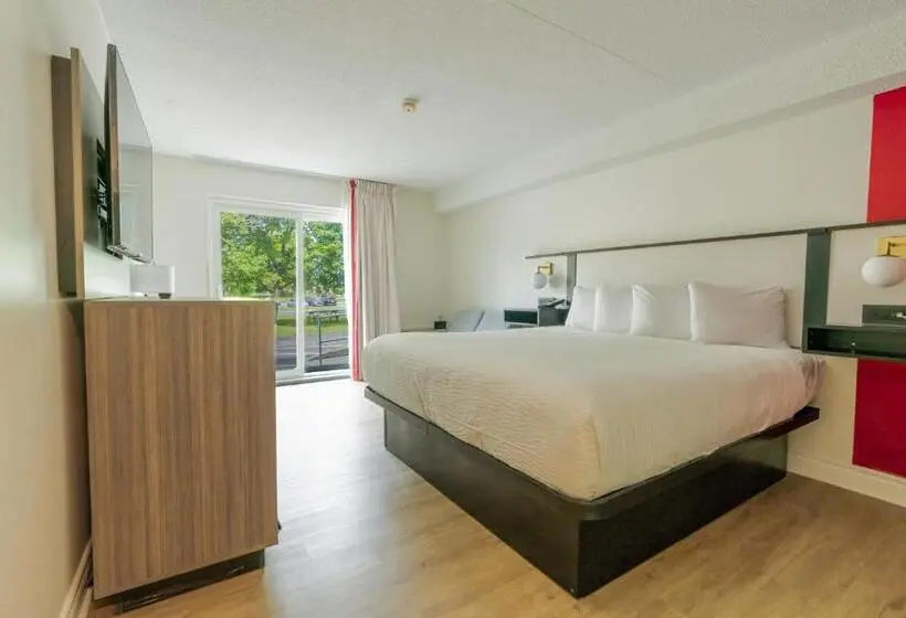 اتاق استاندارد با تخت بزرگ, Ramada By Wyndham Kingston