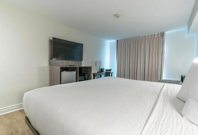 اتاق استاندارد با تخت بزرگ, Ramada By Wyndham Kingston