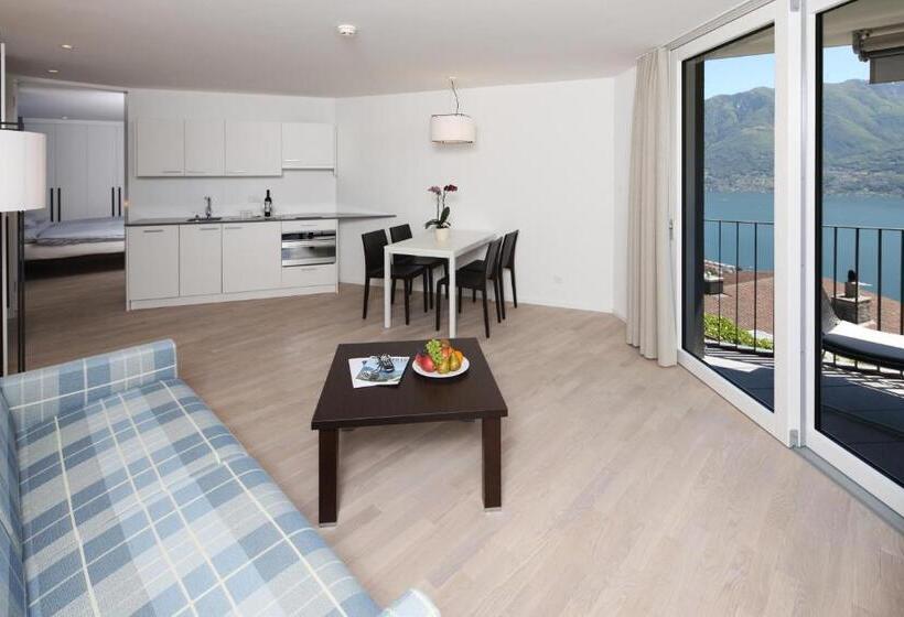 Suite with lake view, Stella Sa