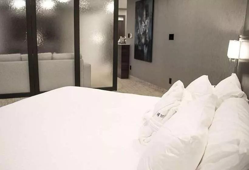 سوییت لوکس, White Oaks Conference & Resort Spa