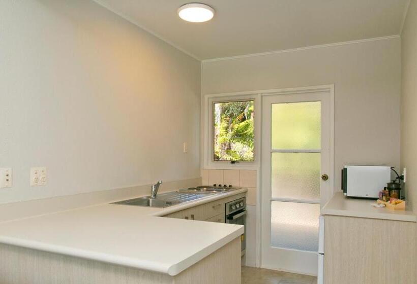 شقة غرفتين نوم مطلة على حمام السباحة, Anchorage Resort Taupo Nz