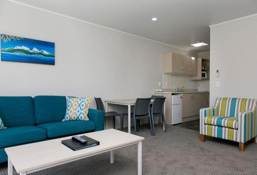 شقة غرفتين نوم مطلة على حمام السباحة, Anchorage Resort Taupo Nz