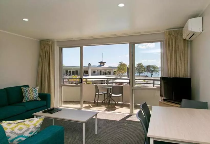 Standard studio with lake view, Anchorage Resort Taupo Nz