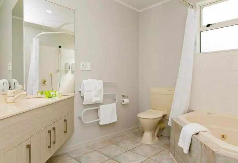 2 Bedrooms Apartment Lake View, Anchorage Resort Taupo Nz