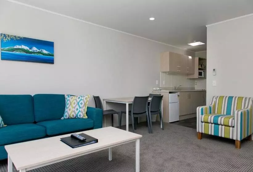 2 Bedrooms Apartment Lake View, Anchorage Resort Taupo Nz