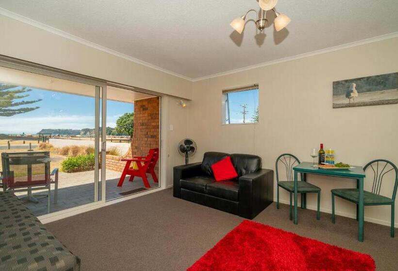 바다 전망 스위트, The Oceanside Motel