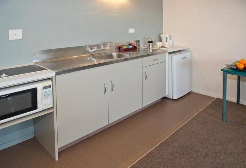 바다 전망 스위트, The Oceanside Motel