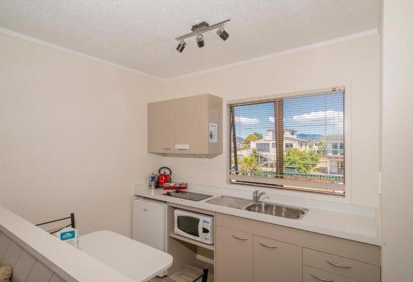 바다 전망 이그제큐티브 스위트, The Oceanside Motel