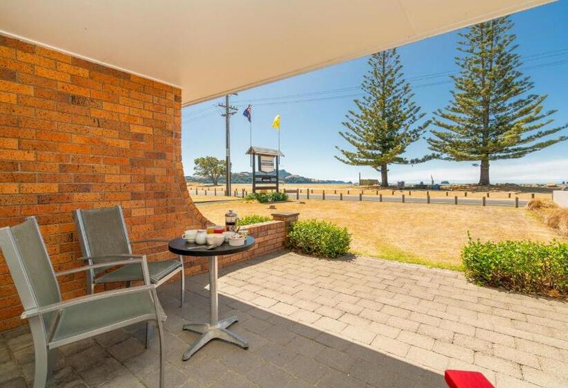 바다 전망 스위트, The Oceanside Motel