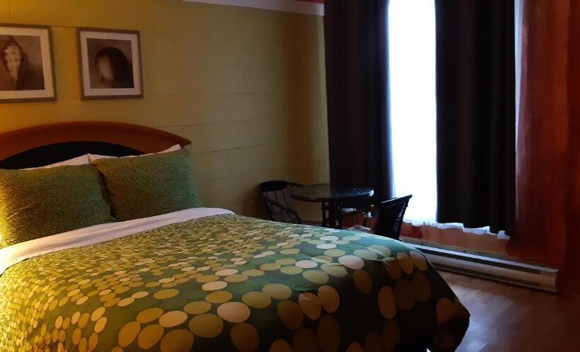 标准间, Pine Grove Motel