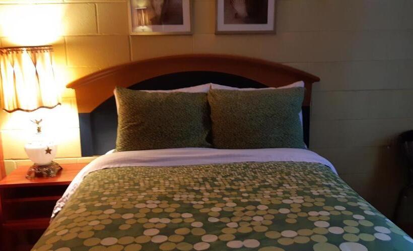 标准间, Pine Grove Motel