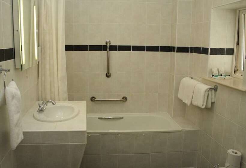 غرفة قياسية, Woodhill House