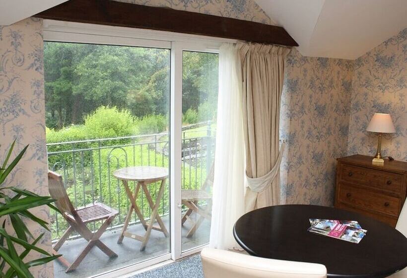 غرفة قياسية, Woodhill House