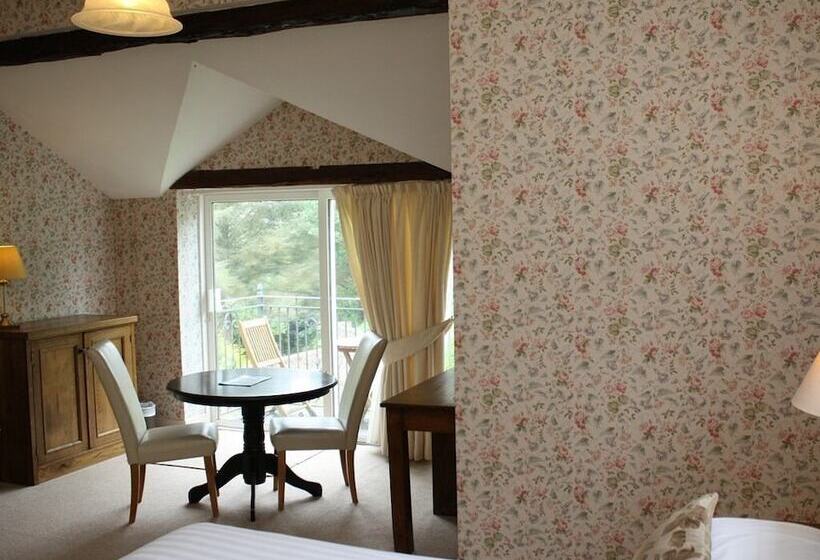 غرفة قياسية, Woodhill House