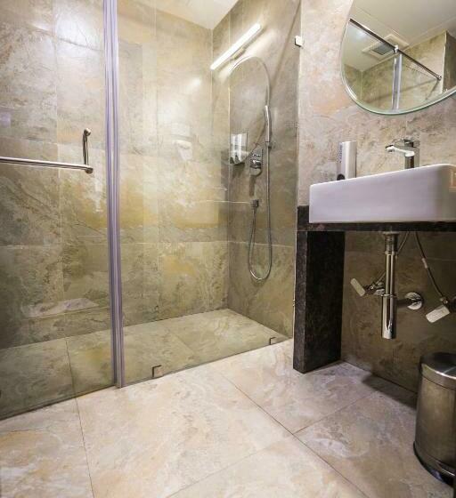 חדר סטנדרט, Asansol International