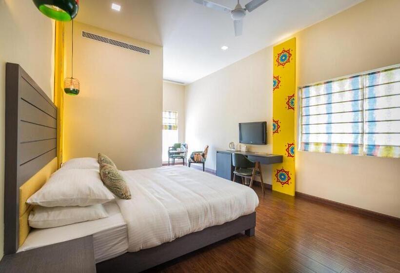 חדר דלוקס, Asansol International