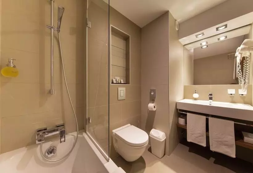 リバービュースタンダードルーム, Boutique Hotel Victoria Budapest