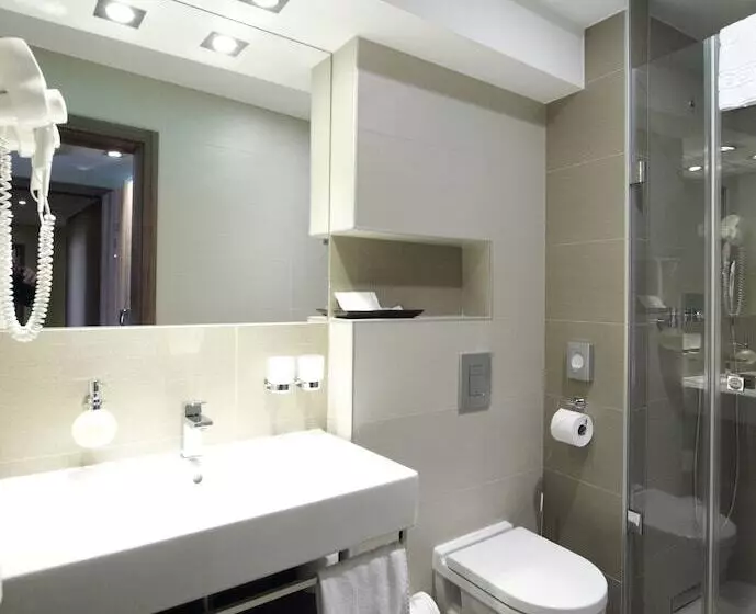 リバービュースタンダードルーム, Boutique Hotel Victoria Budapest