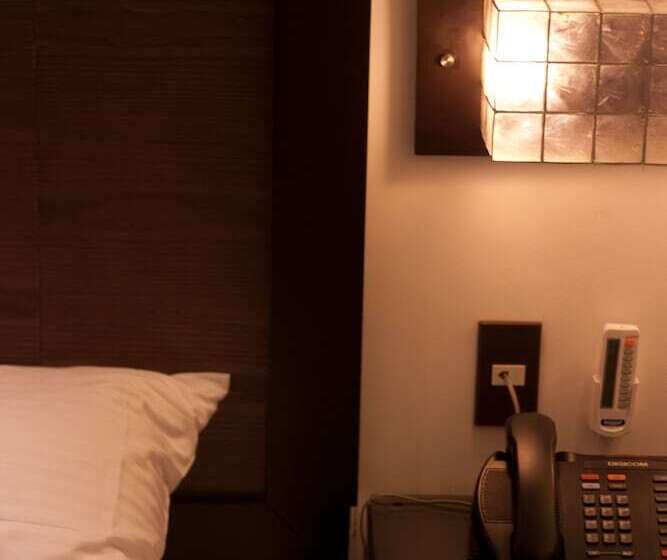 اتاق لوکس, Century