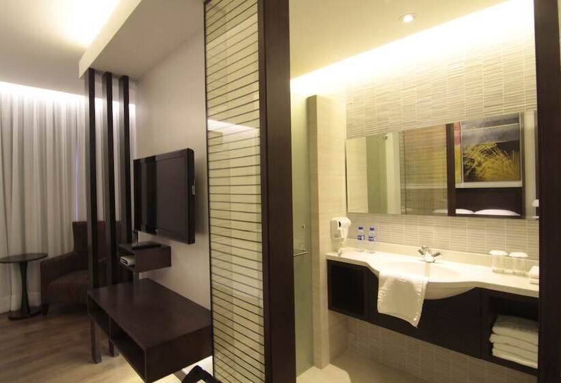 اتاق پرمیوم, Century