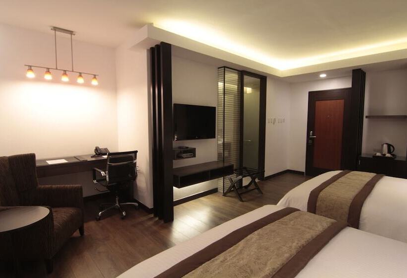 اتاق پرمیوم, Century