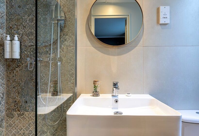 クラシックルーム, Ariane Montparnasse By Patrick Hayat