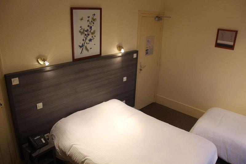 标准三人间, Auberge La Fontaine