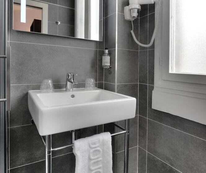 스탠다드 싱글 룸, Douglas