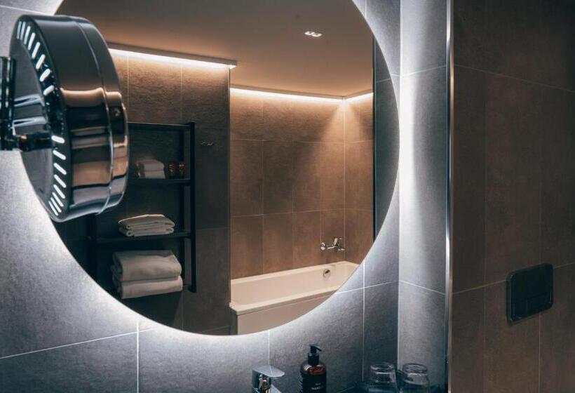 キングサイズベッドのデラックスルーム, Lapland Hotels Tampere