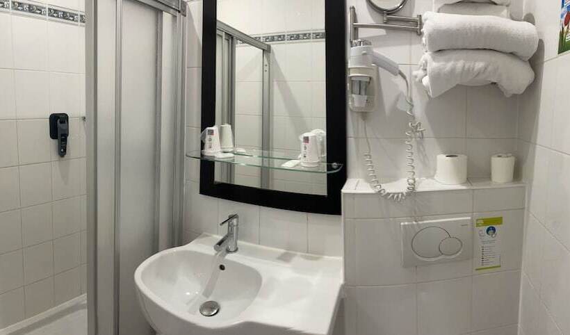 スタンダードルーム, Hipotel Lilas Gambetta