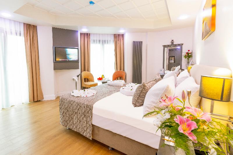 غرفة قياسية, Pilot Airport