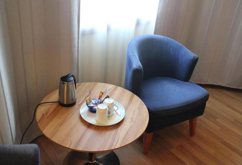 Номер Стандарт, Savoy
