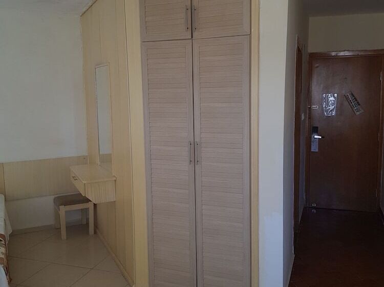 스탠다드 룸, Malhun Hotel