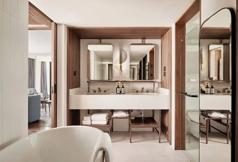 سوییت اجرایی, Public House Bangkok, a Member of Design Hotels