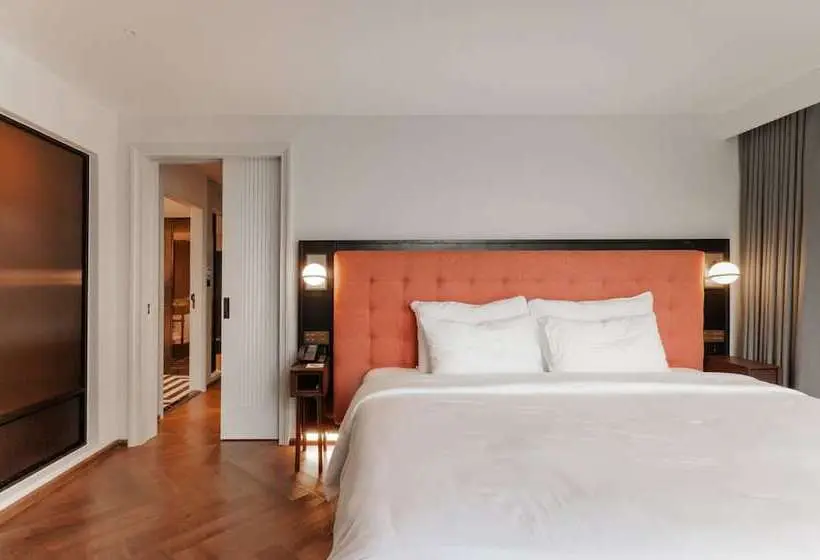 سوییت جونیور, Public House Bangkok, a Member of Design Hotels