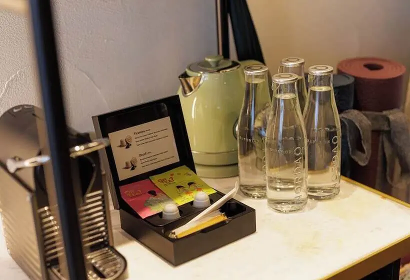 اتاق استاندارد با تراس, Public House Bangkok, a Member of Design Hotels