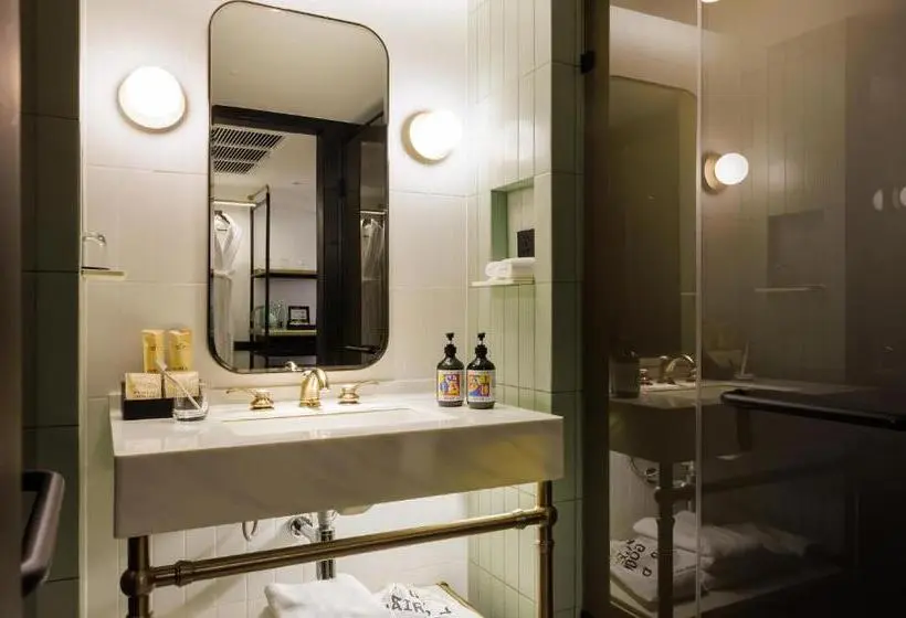 اتاق استاندارد با تخت بزرگ, Public House Bangkok, a Member of Design Hotels