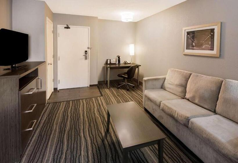 מיטת קינג בסוויטה, Best Western Riverside Inn