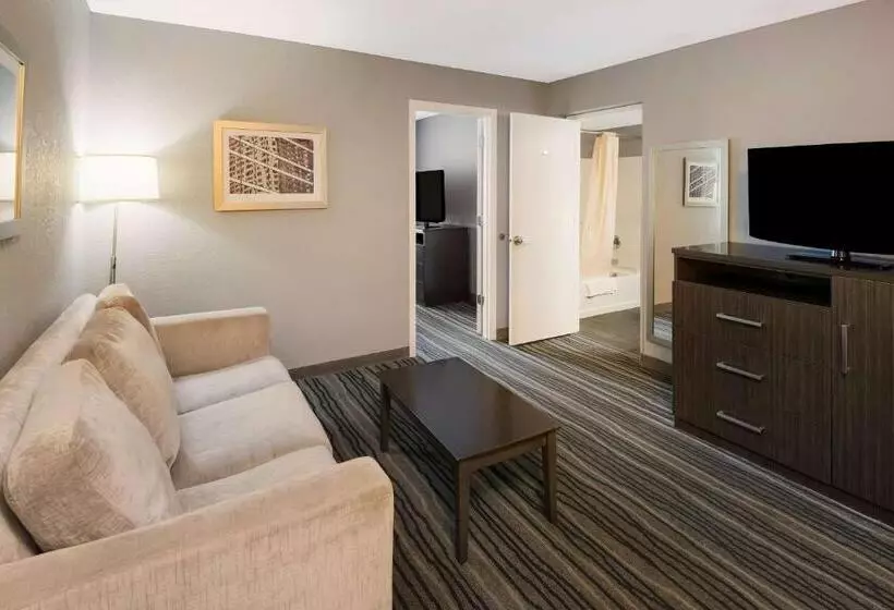 キングサイズベッドのスイートルーム, Best Western Riverside Inn